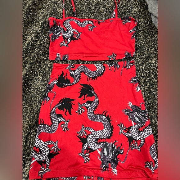 Red Dragon Two-Piece set - Picture 1 of 1